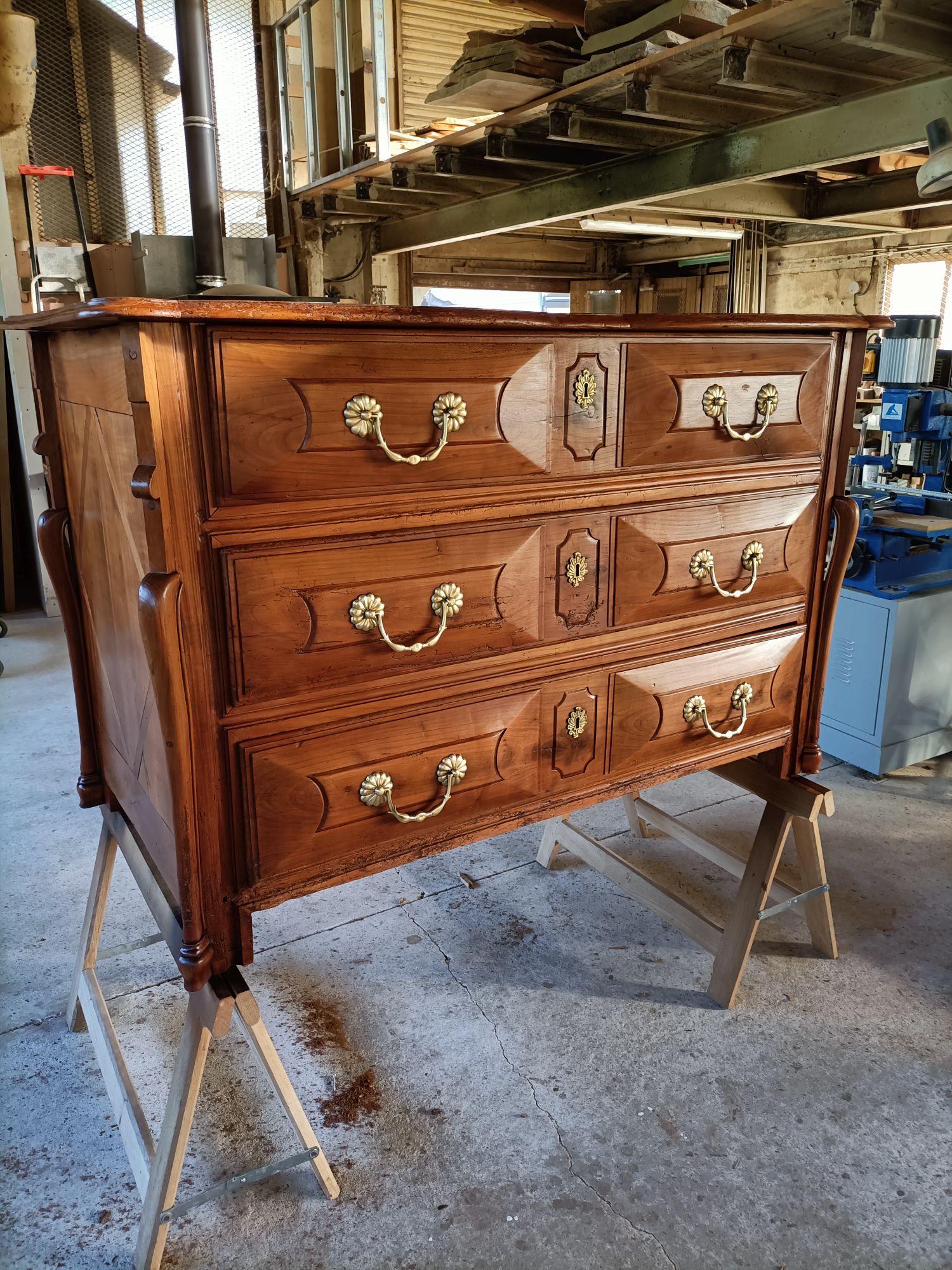 Restauration d&rsquo;une commode